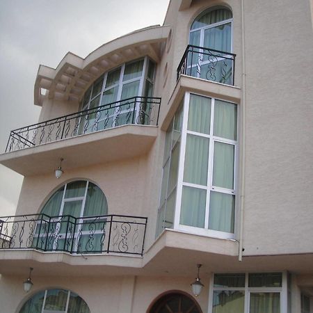 Tazina Guest House Аддис-Абеба Экстерьер фото